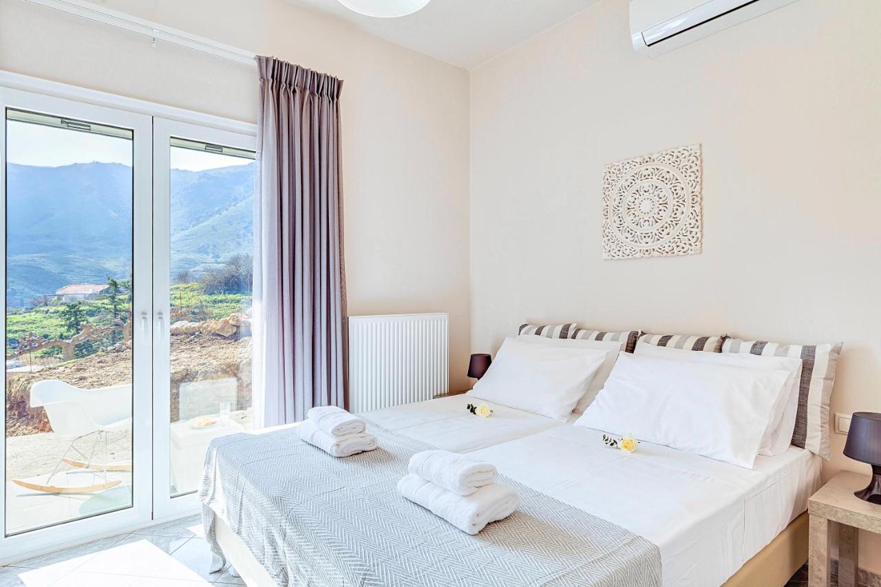 Villa Di Giorgio Heated Pool Kournás Eksteriør billede